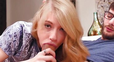 Младшая сестренка давиться огромным членом старшего брата